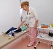 Ребенку проводят процедуру магнитотерапии